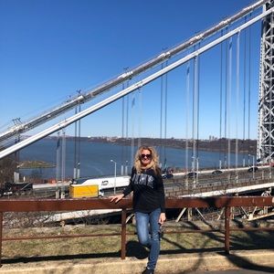 Meet your Posher, Eve